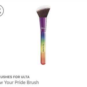 IT Cosmetics Brush